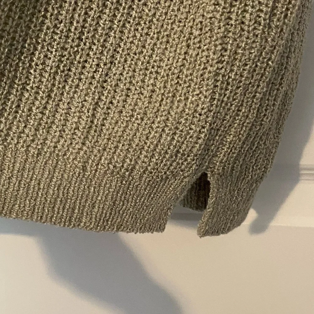 Moving Sale * NEW Mine Ruffle Sweater Size L Tan